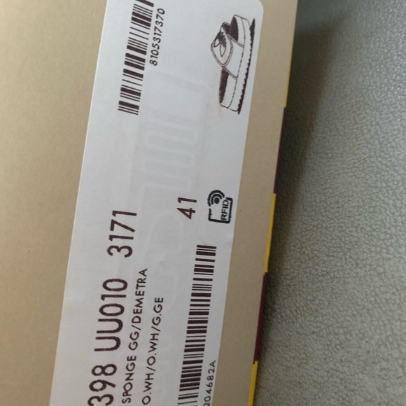 Brand new adidas cloth slides in green and white - Picture 5 of 5